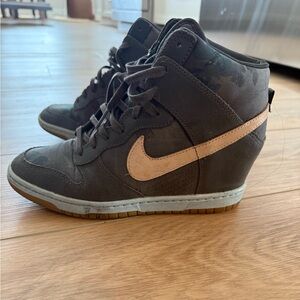 Nike Women's Black and Tan Wedge Sneakers